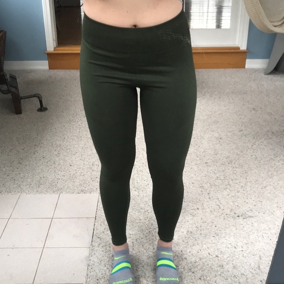 Fabletics seamless ribbed workout leggings - Picture 2 of 6